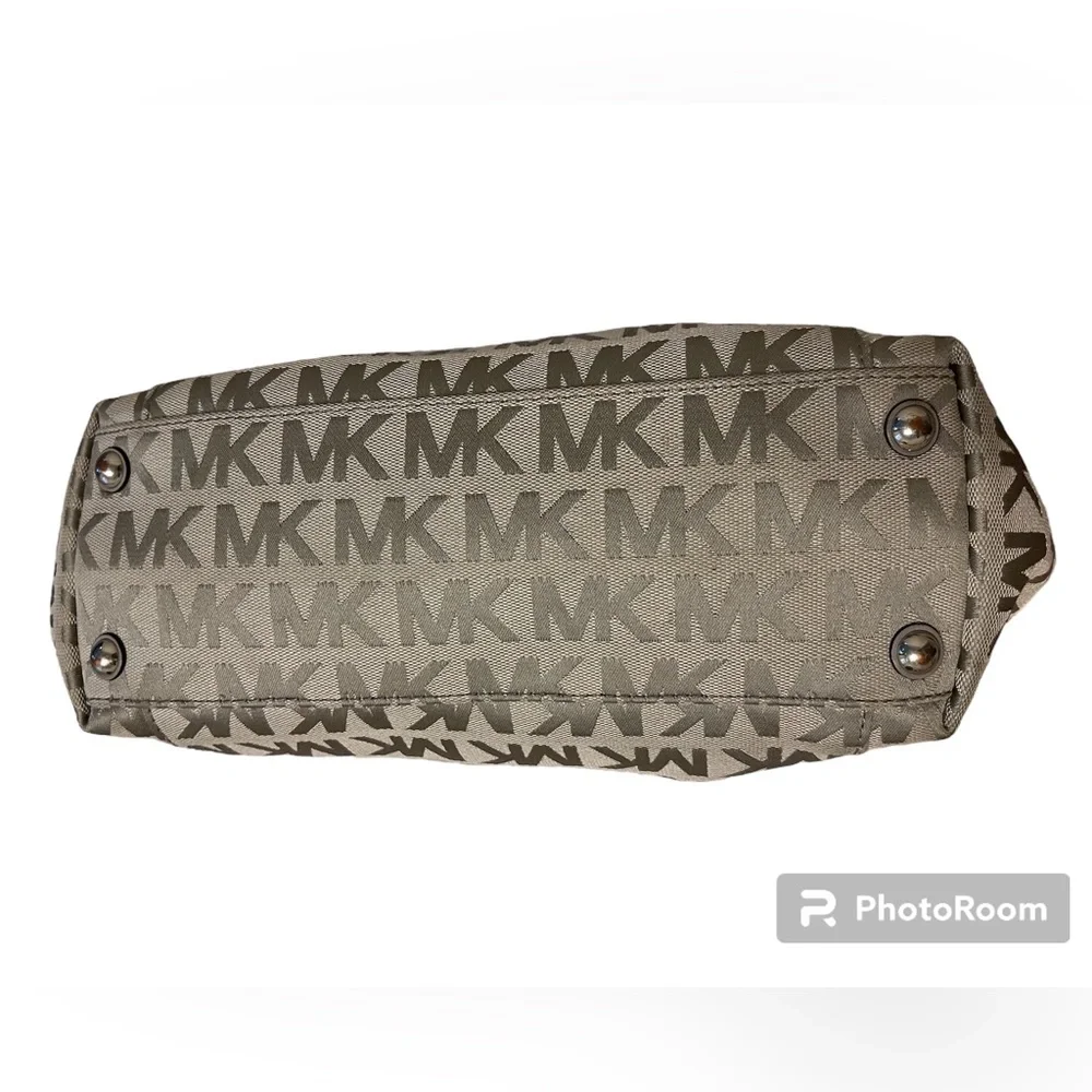 Michael Kors Signature Logo Printed Canvas Tote Shoulder Bag - Picture 5 of 6
